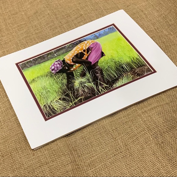 Portrait of black woman in the field - Picture 2 of 6